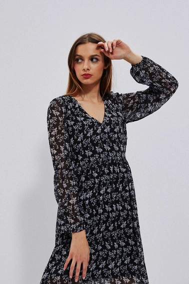 Rozkloszowana sukienka w roślinny wzór