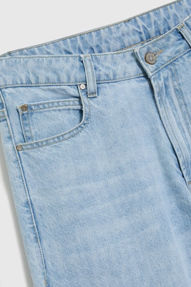 Jeansowe bermudy jasnoniebieskie