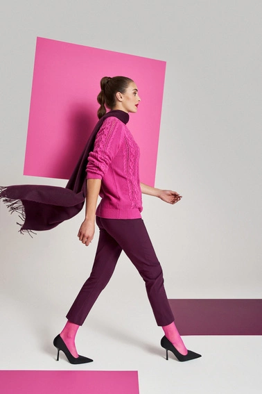 Spodnie z kantem koloru burgund