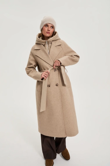 Długi płaszcz w kapturem beżowy