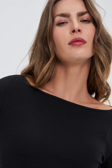 Dopasowana bluzka z długimi rękawami czarna