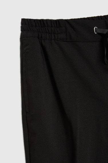 Spodnie z prostymi nogawkami i wiązaniem czarne