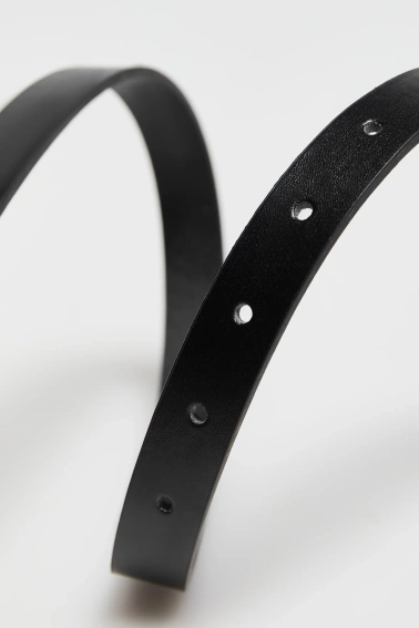 Pasek z ozdobną klamrą czarny
