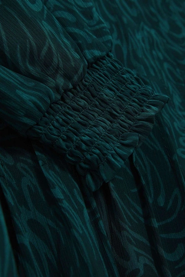 Sukienka z bufiastymi rękawami mini szmaragdowa