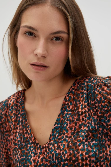 Sukienka maxi z bufiastymi rękawami brązowa