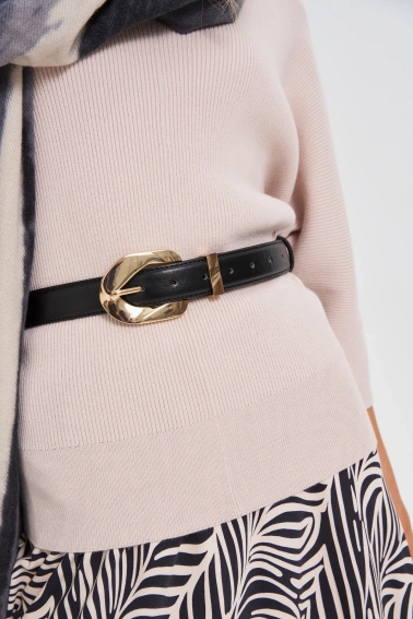 Pasek z ozdobną klamrą czarny