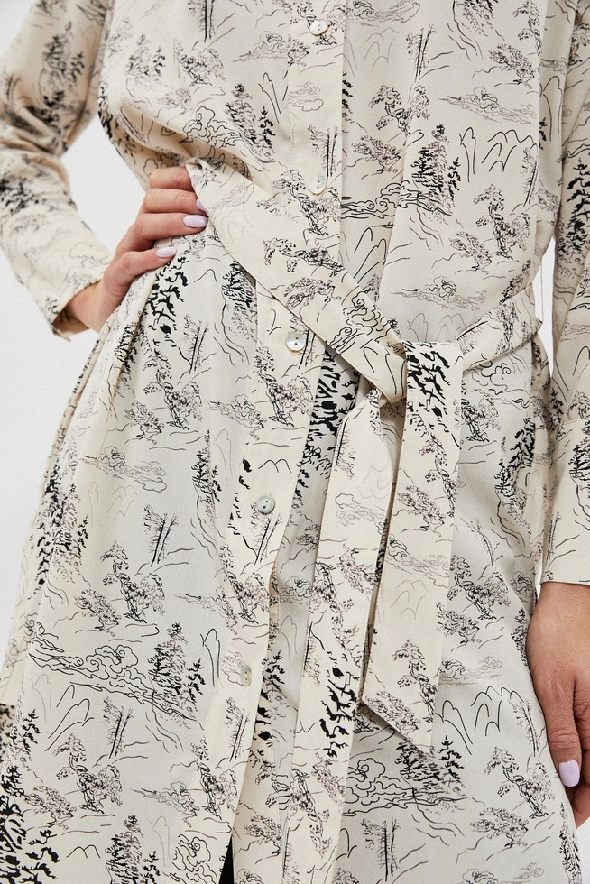 Sukienka z nadrukiem i paskiem