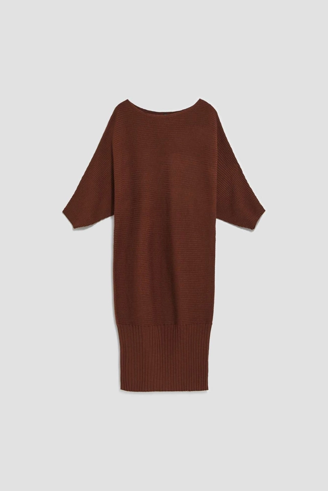 Ciepła sukienka z rękawem 3/4