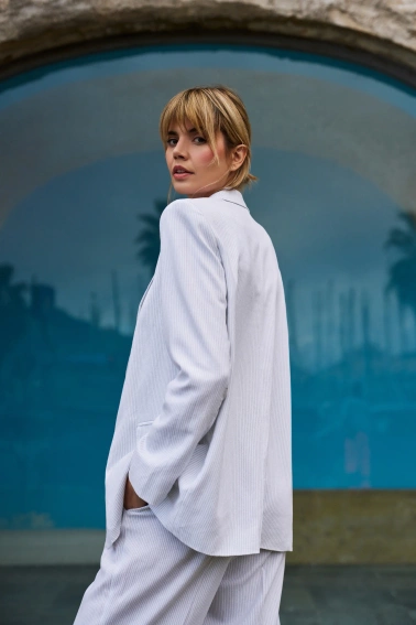 Wiskozowa marynarka w paski biała