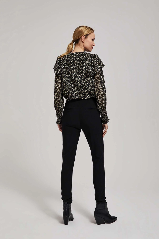 Spodnie z prostymi nogawkami