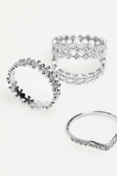 Eleganckie pierścionki w kolorze srebrnym - zestaw 3 sztuk 