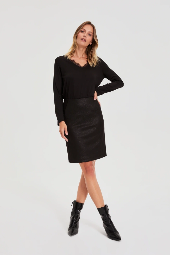 Ołówkowa spódnica czarna