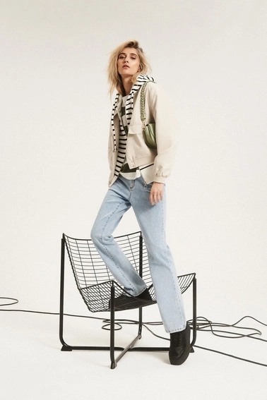 Jeansy z prostymi nogawkami jasnoniebieskie