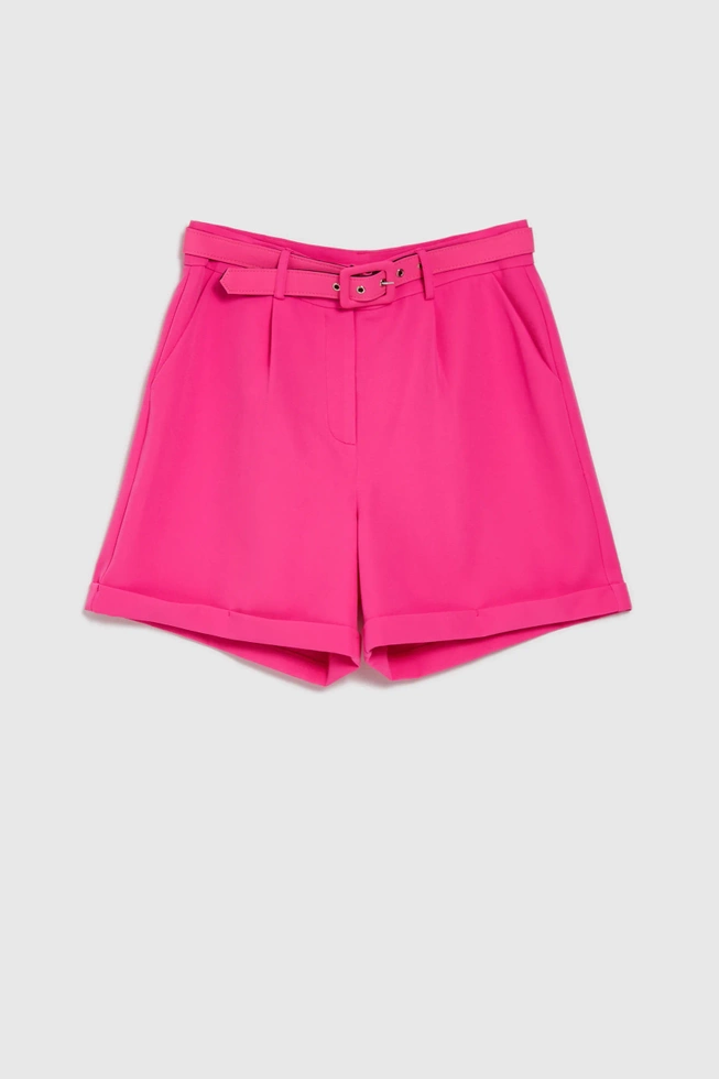 Szorty z paskiem fuksjowe