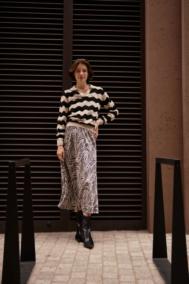 Wiskozowa spódnica midi granatowa