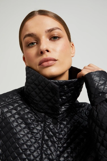 Krótka pikowna kurtka czarna