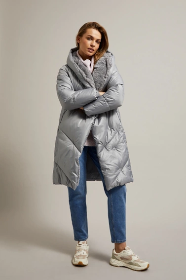 Kurtka z pikowaniem szara