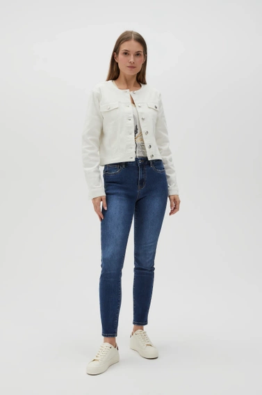 Krótka beżowa kurtka