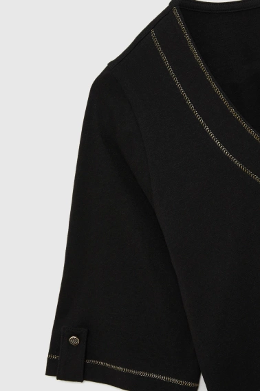 Bluzka z dekoltem w serek czarna