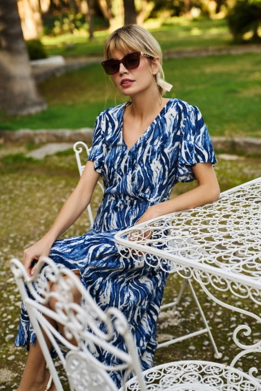 Sukienka midi z krótkimi rękawami niebieska