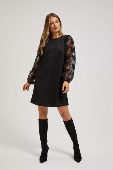 Sukienka z ażurowymi rękawami