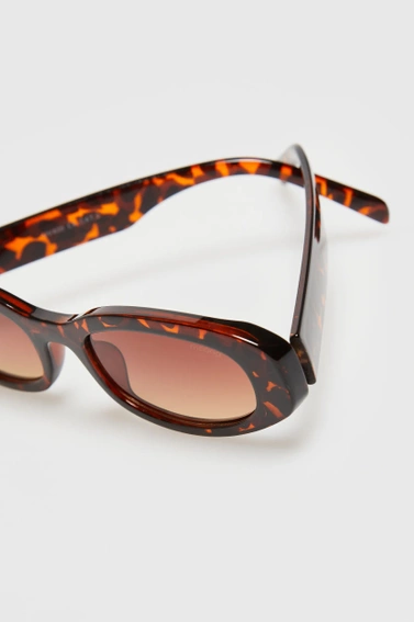 Wąskie okulary brązowe