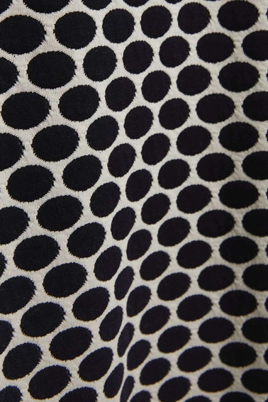 Bluzka z geometrycznym wzorem biało granatowa