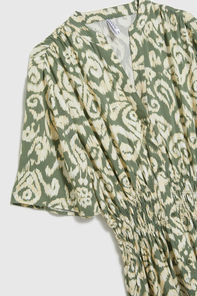 Wzorzysta sukienka z gumą w talii oliwkowa