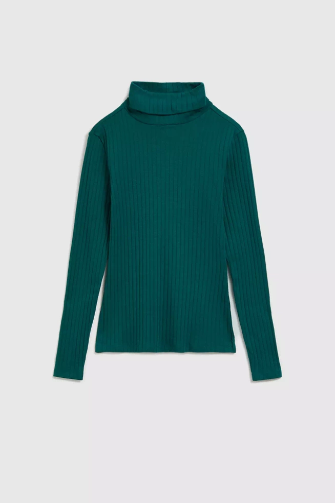 Prążkowana bluzka z golfem szmaragdowa
