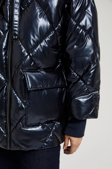 Pikowana metaliczna kurtka z kapturem grantowa 