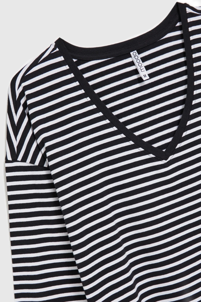 Bluzka w paski z opuszczonymi ramionami czarna