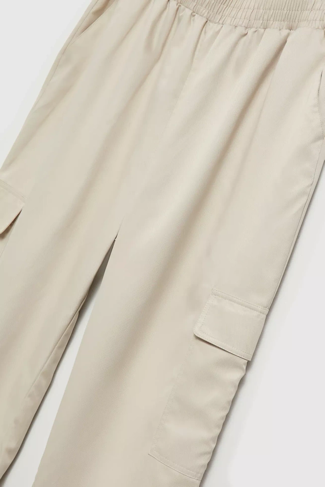 Spodnie cargo z prostymi nogawkami beżowe