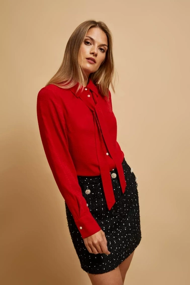 Koszula z wiązanym dekoltem czerwona