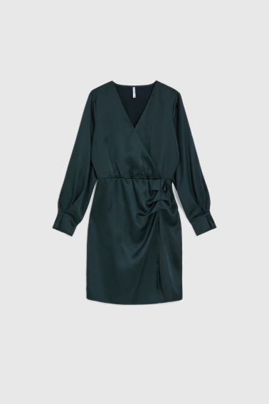 Sukienka z marszczeniem na biodrach zielona