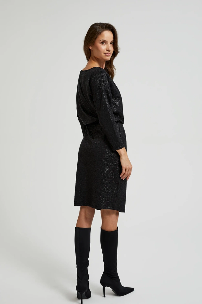 Błyszcząca sukienka o długości przed kolana czarna