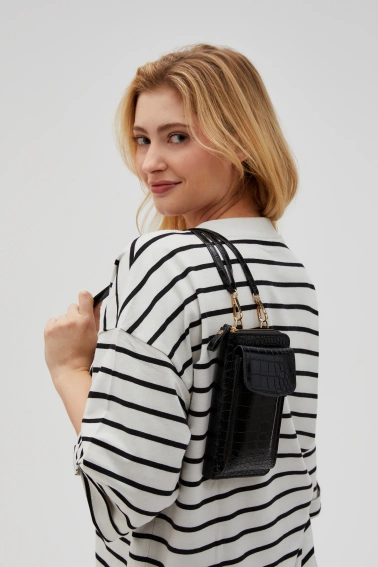 Mała torebka z długim paskiem czarna