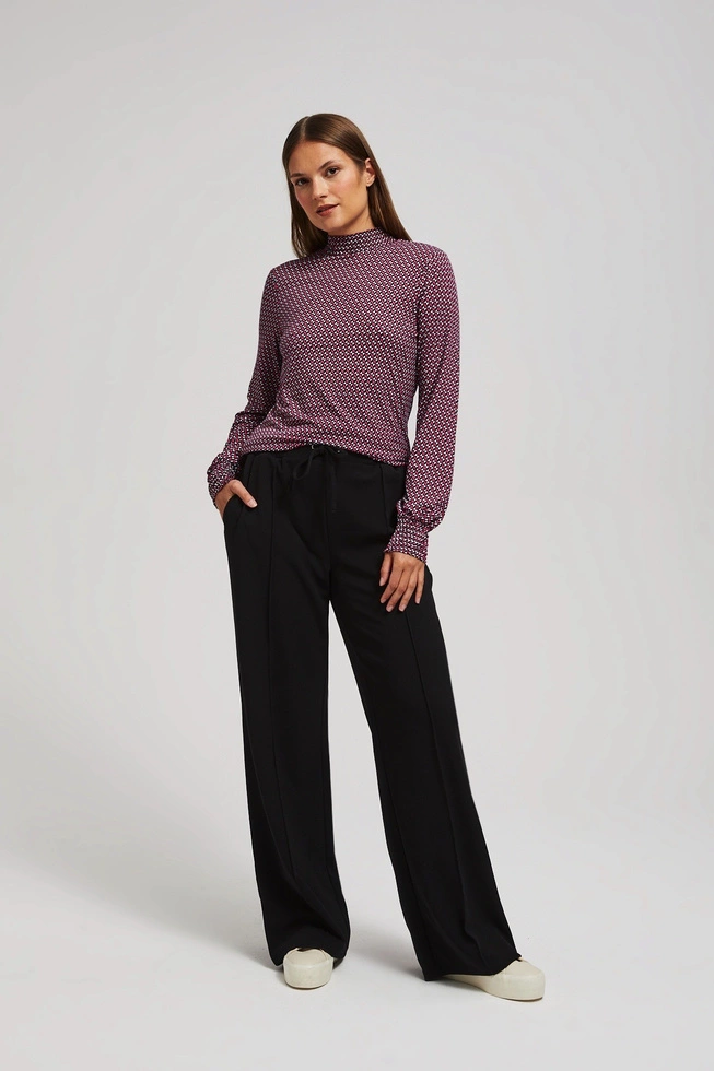 Spodnie z szerokimi nogawkami i wiązaniem w talii czarne