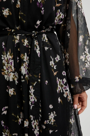 Sukienka midi z kwiatowym wzorem czarna