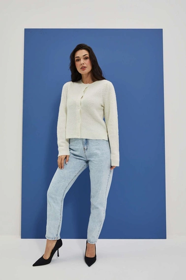 Jeansy mom fit z wysokim stanem