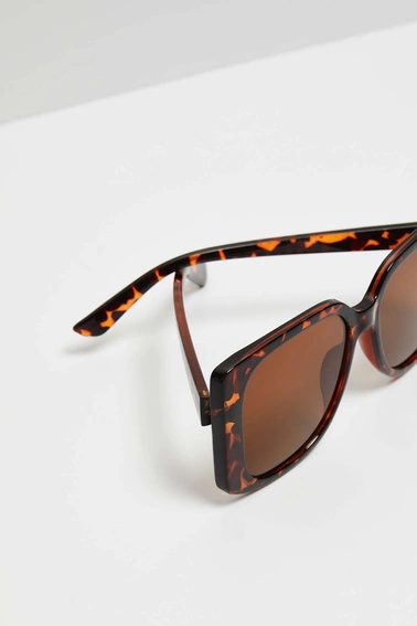 Okulary przeciwsłoneczne z grubymi oprawkami w zwierzęcy wzór brązowe