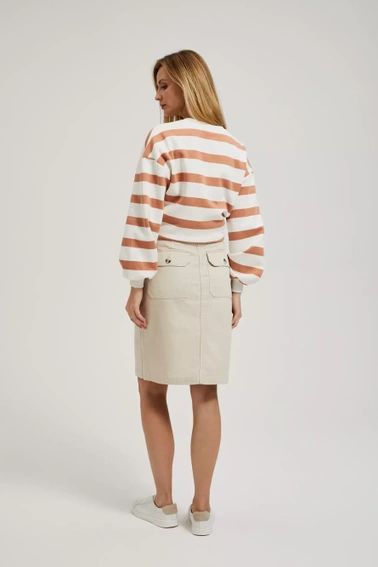 Spódnica z rozporkiem i z kieszeniami beżowa