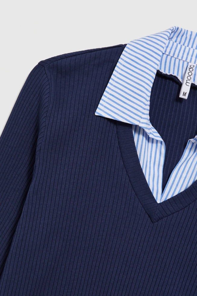 Prążkowana bluzka z kołnierzykiem granatowa