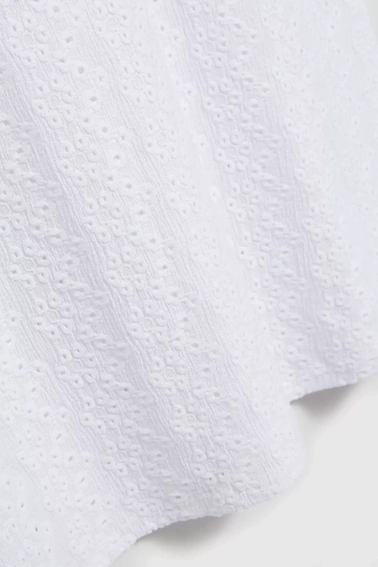 Ażurowa bluzka z dekoltem w serek biała 