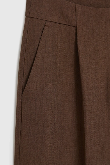 Spodnie z szerokimi nogawkami brązowe