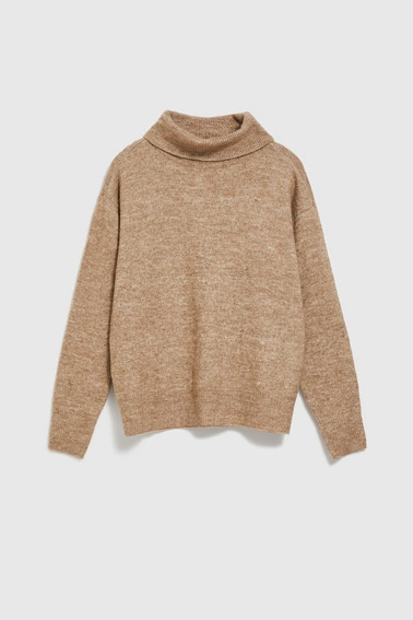 Sweter z golfem beżowy