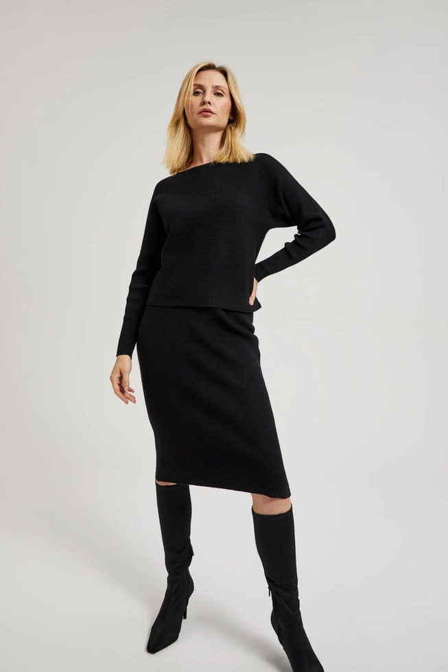 Dzianinowa spódnica o ołówkowym fasonie czarna