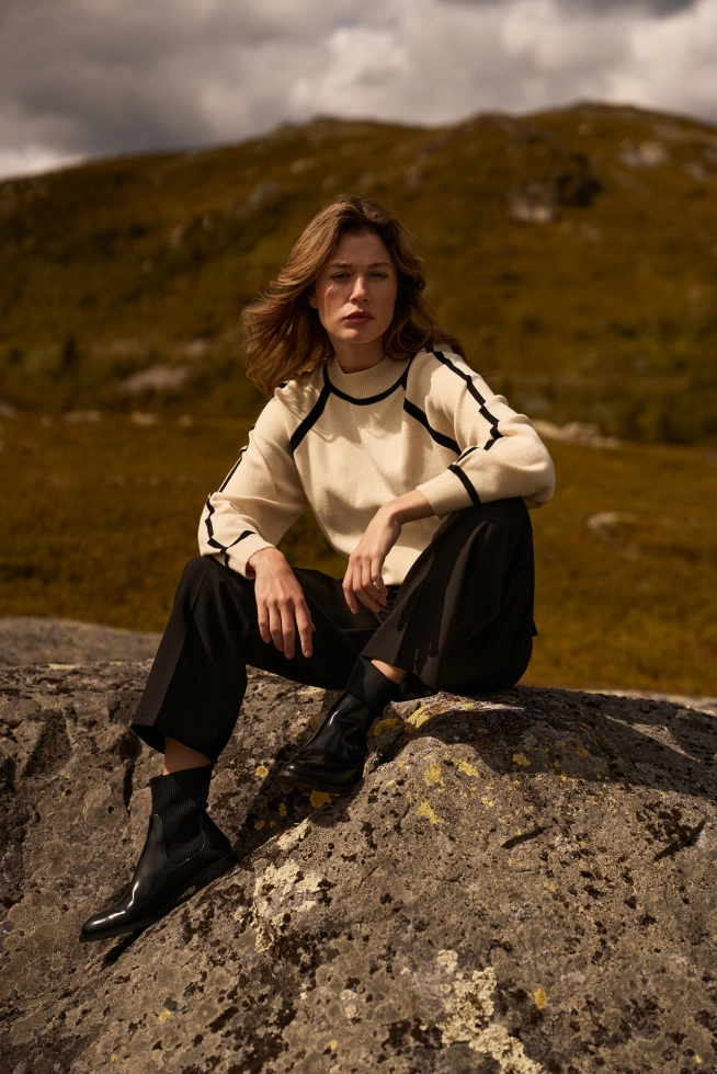 Spodnie z paskiem czarne