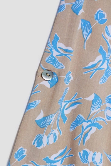 Wzorzysta koszula w kwiaty ciemnobeżowa