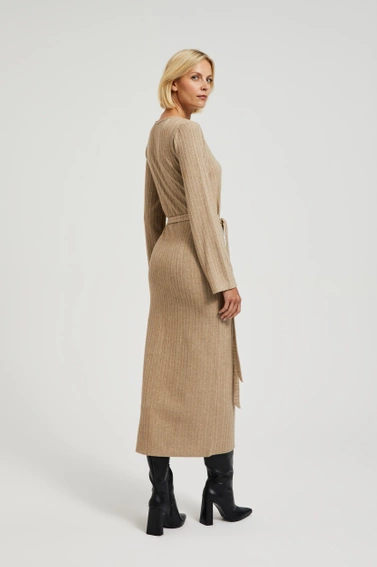 Prążkowana sukienka midi beżowa 