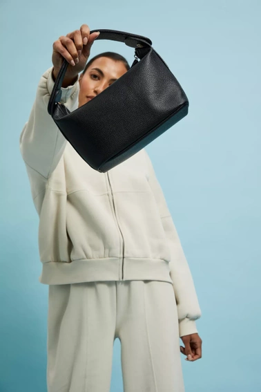 Czarna torebka z podwójnym uchwytem czarna